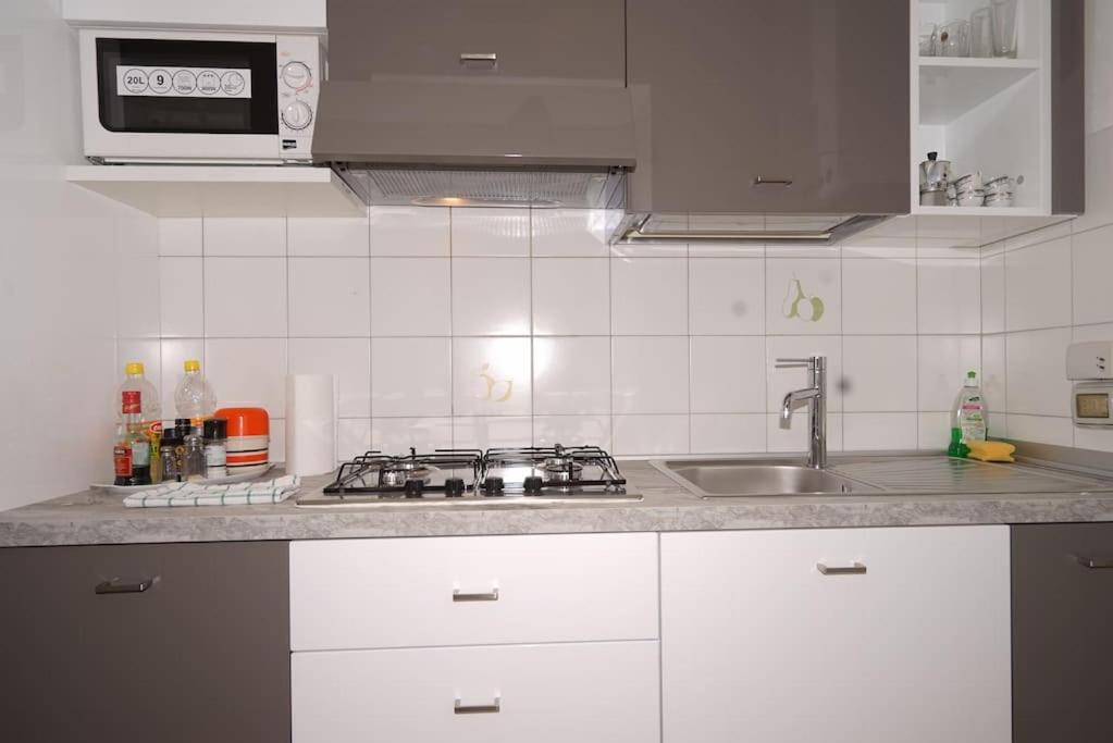 Central Guesthouse Cir 015146-Cni-01484 Milano Dış mekan fotoğraf