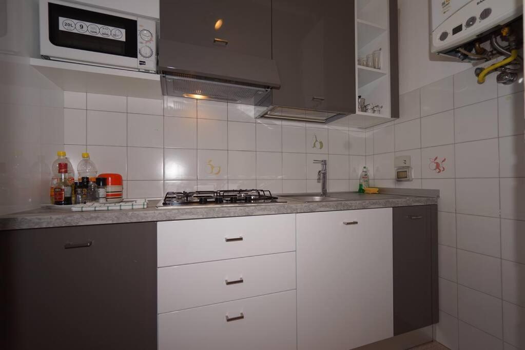 Central Guesthouse Cir 015146-Cni-01484 Milano Dış mekan fotoğraf