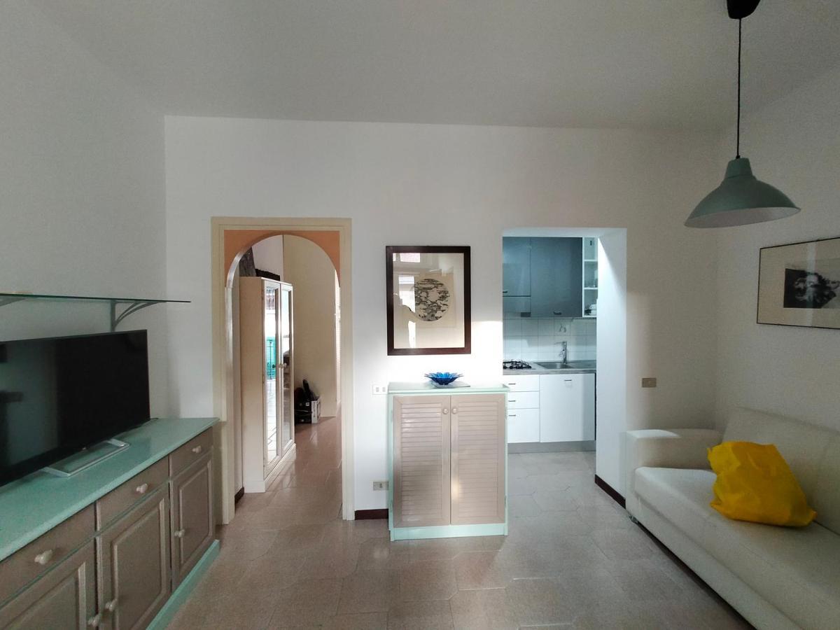 Central Guesthouse Cir 015146-Cni-01484 Milano Dış mekan fotoğraf